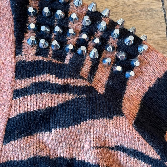 Topshop Tiger Cardigan with Spiked Shoulder Details Size 6 - Picture 4 of 10